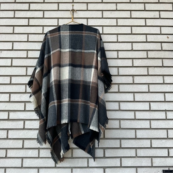Codello Plaid Fringe Ruana Wrap Neutral Brown Black Gray Tan Cozy Fall Layer OS - Picture 9 of 9